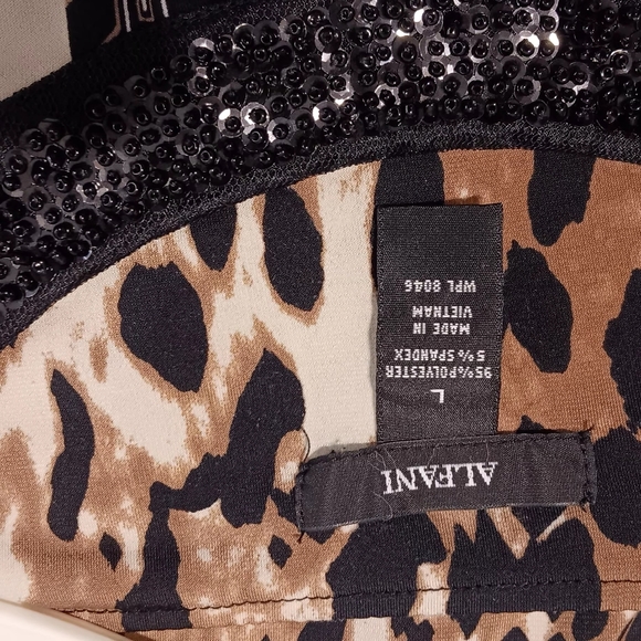 ALFANI Animal Print Peep Hole Jeweled Tunic Top 3/4 Bell Sleeves Large - Picture 8 of 8